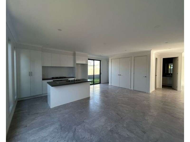 2/6 Lesleigh Street, Fawkner VIC 3060