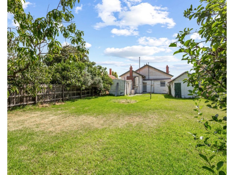 10 Ferry Crescent, Brunswick West VIC 3055