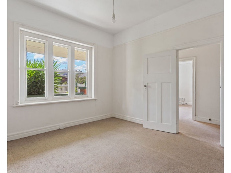 10 Ferry Crescent, Brunswick West VIC 3055