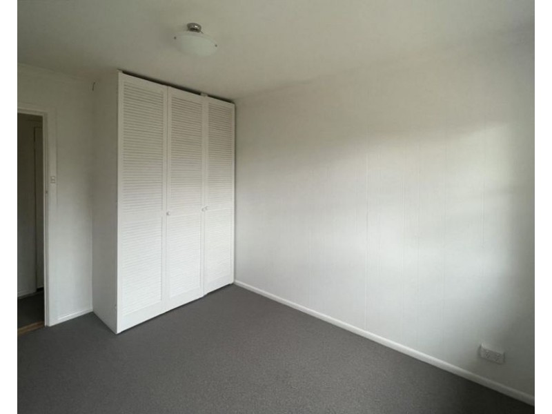 8 Garden Avenue, Keilor VIC 3036