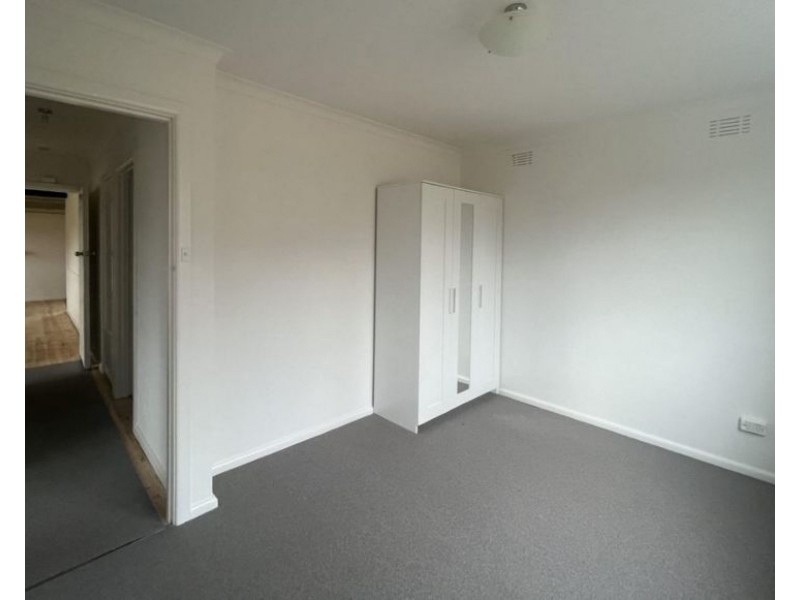 8 Garden Avenue, Keilor VIC 3036