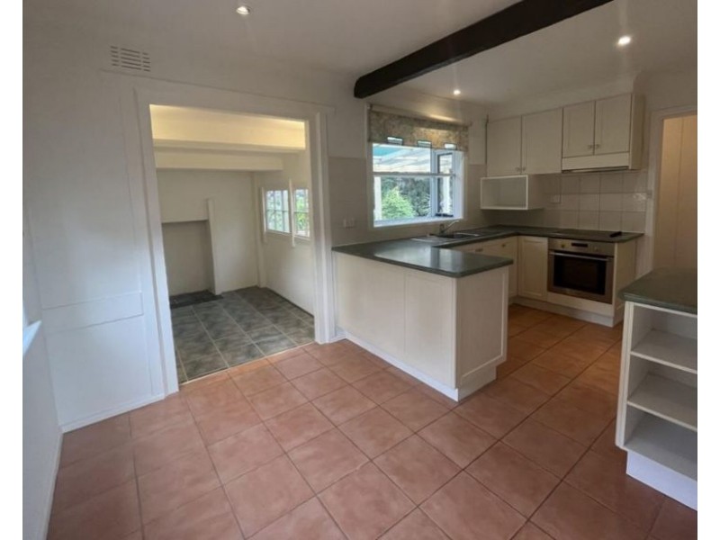 8 Garden Avenue, Keilor VIC 3036