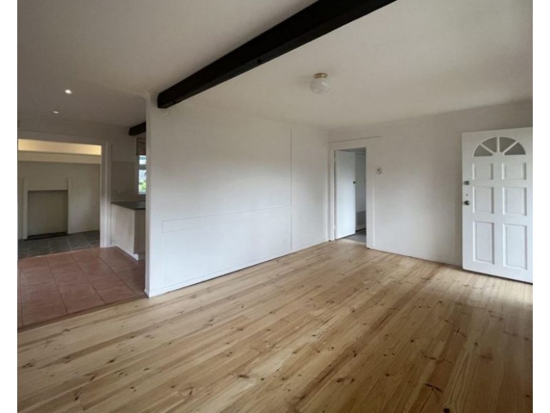 8 Garden Avenue, Keilor VIC 3036