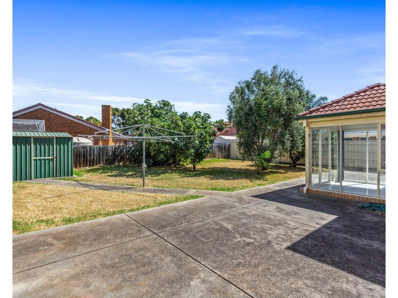 3 Sandpiper Drive, Taylors Lakes VIC 3038