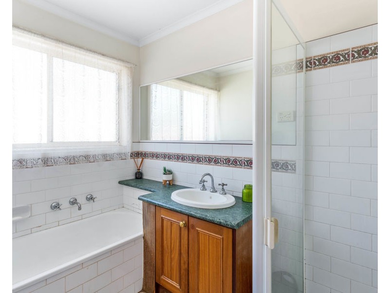 3 Sandpiper Drive, Taylors Lakes VIC 3038