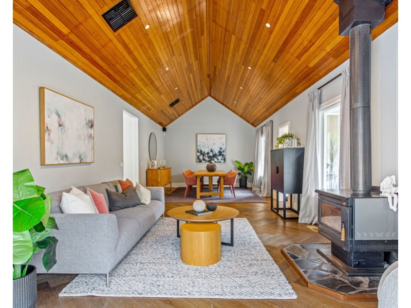 70 Quarry Road, Mitcham VIC 3132
