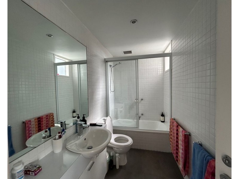 10/209 Cardigan Street, Carlton VIC 3053