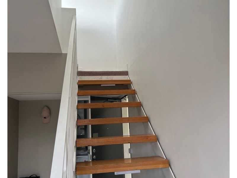 10/209 Cardigan Street, Carlton VIC 3053