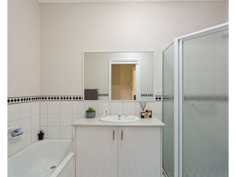 3/10 Gladstone Parade, Glenroy VIC 3046