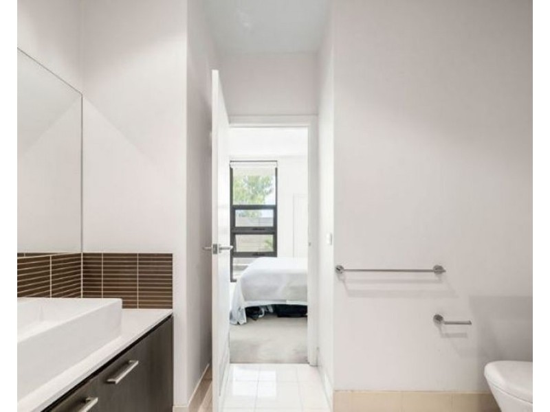 B7/460 Victoria Street, Brunswick VIC 3056