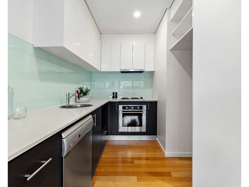 2/272 Albert Street, Brunswick VIC 3056