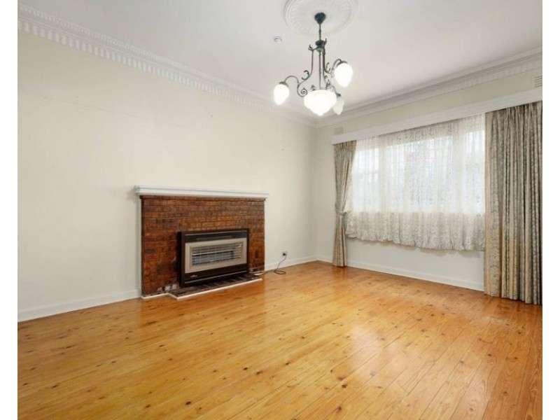 36 Gilbertson Street, Essendon VIC 3040