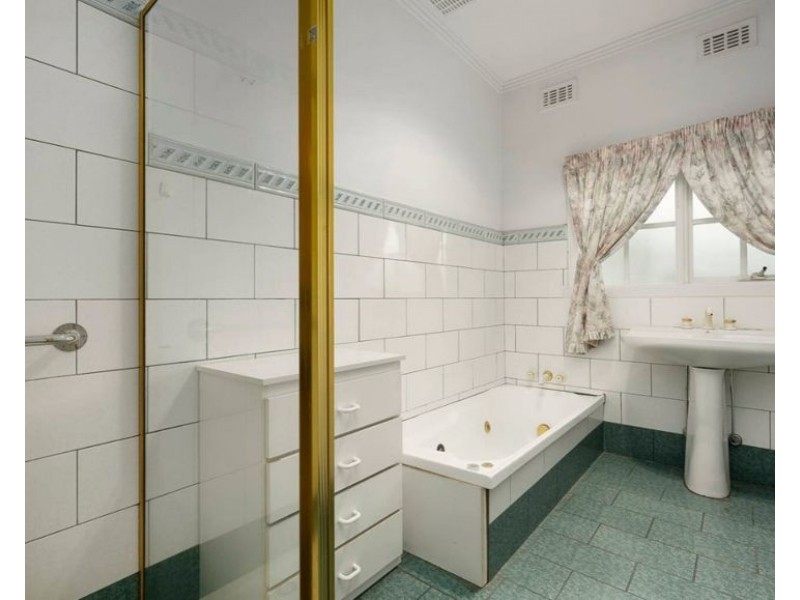 36 Gilbertson Street, Essendon VIC 3040