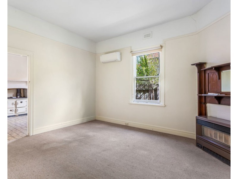 10 Ferry Crescent, Brunswick West VIC 3055