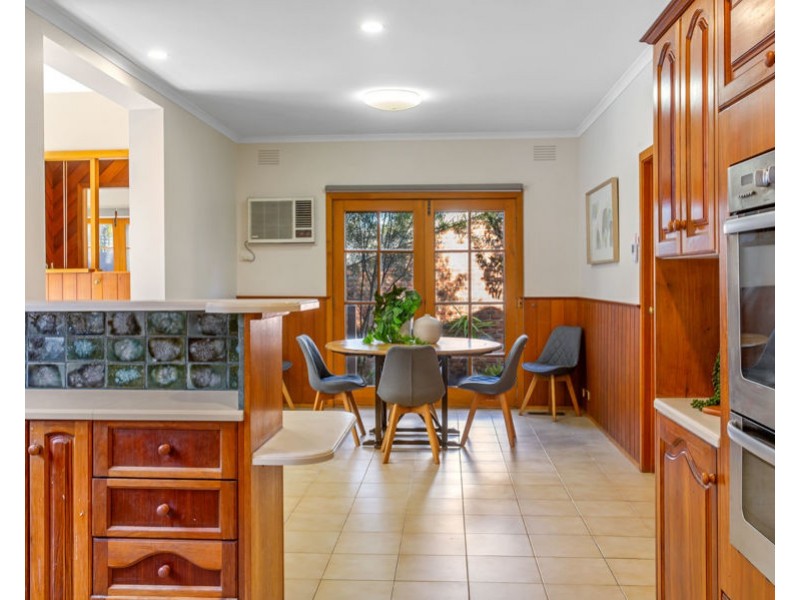 18 Eskdale Court, Eltham North VIC 3095