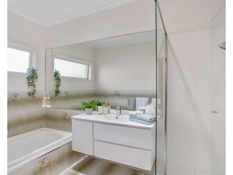 18 Eskdale Court, Eltham North VIC 3095