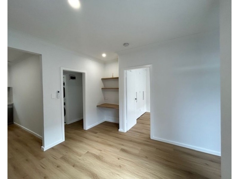 2/64 Cassels Road, Brunswick VIC 3056