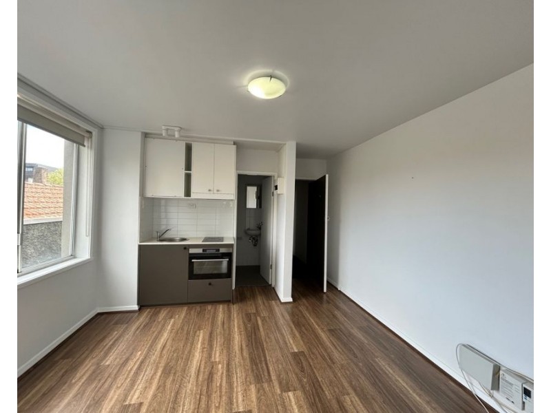 9/150 Brunswick Road, Brunswick VIC 3056