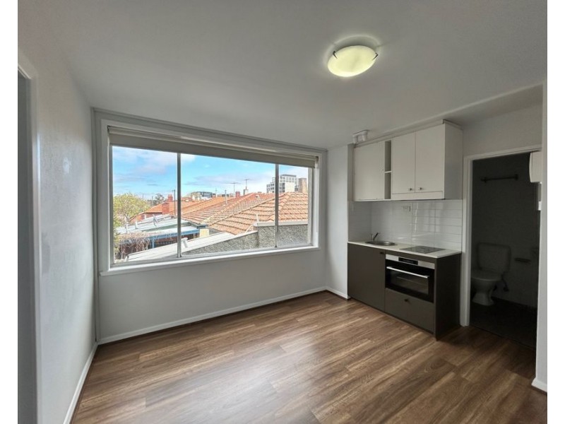 9/150 Brunswick Road, Brunswick VIC 3056