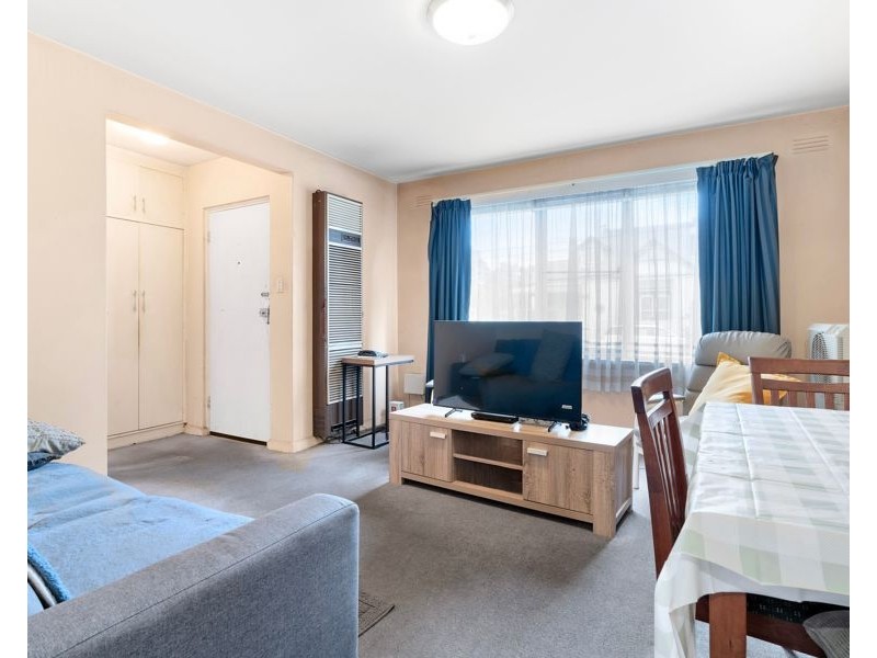 2/24 Daly Street, Brunswick West VIC 3055