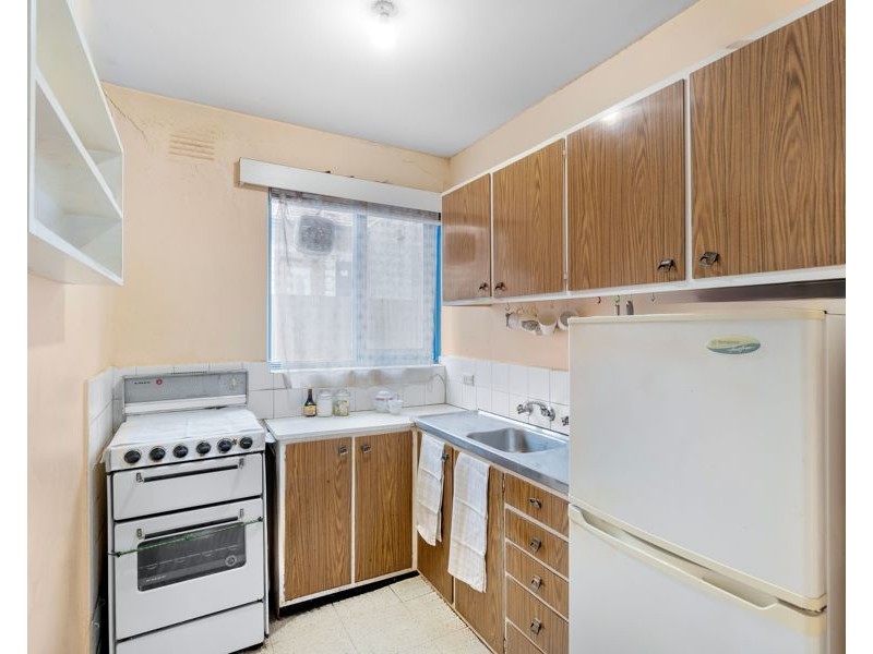 2/24 Daly Street, Brunswick West VIC 3055