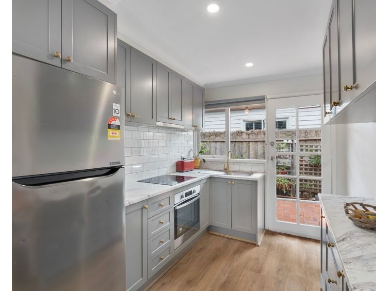 2/28 Sutherland Street, Brunswick VIC 3056