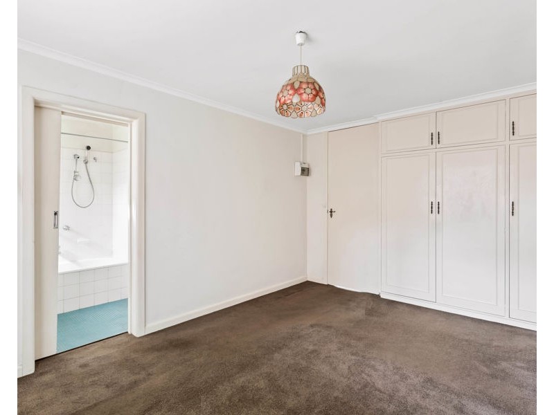 1/16 Passfield Street, Brunswick West VIC 3055