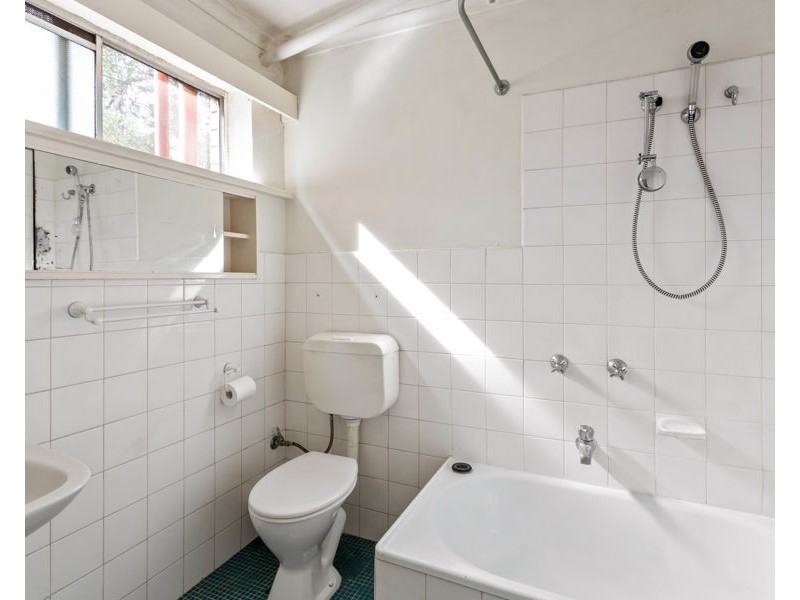 1/16 Passfield Street, Brunswick West VIC 3055