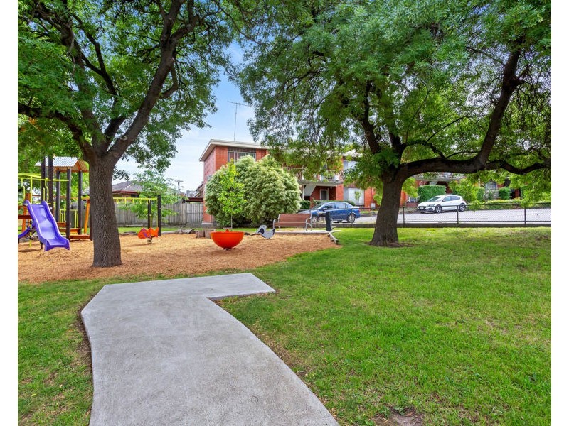 1/16 Passfield Street, Brunswick West VIC 3055