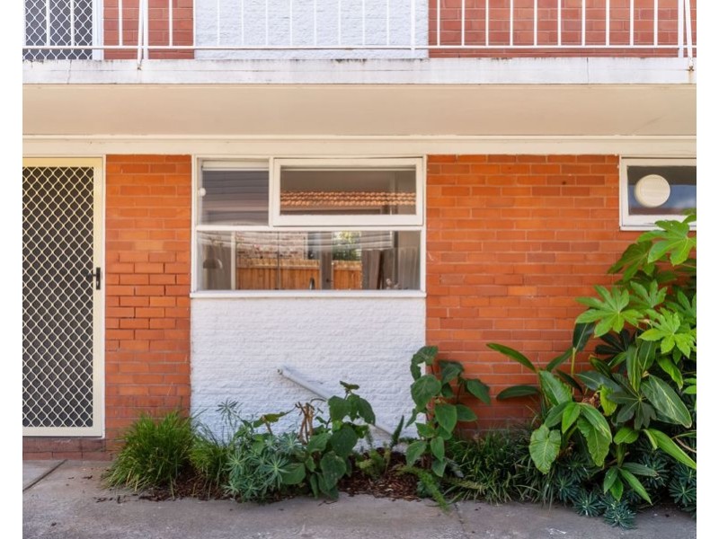 2/16 Wallace Street, Brunswick West VIC 3055