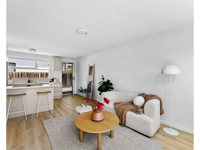 2/16 Wallace Street, Brunswick West VIC 3055