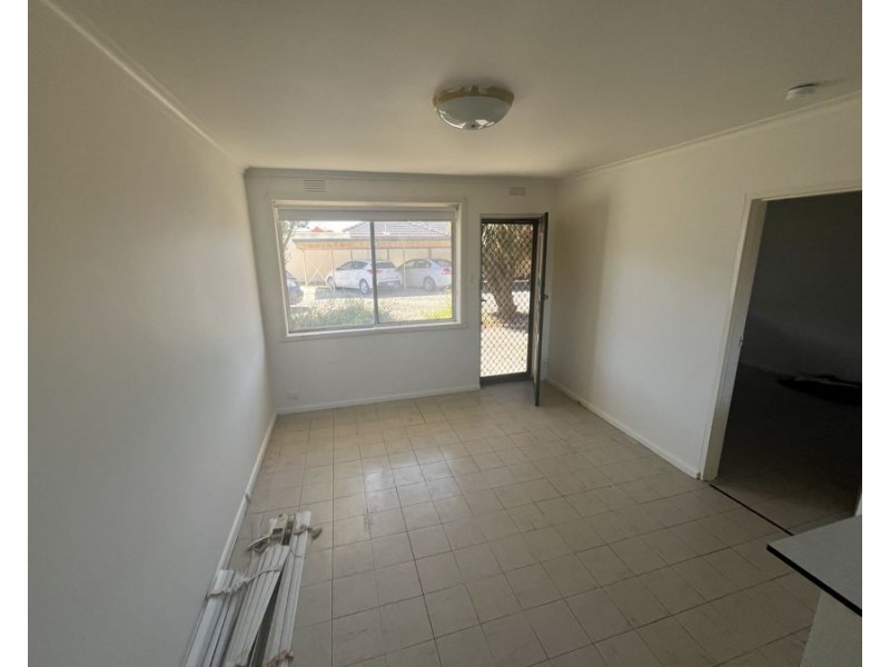 8/214 Biggs Street, St Albans VIC 3021