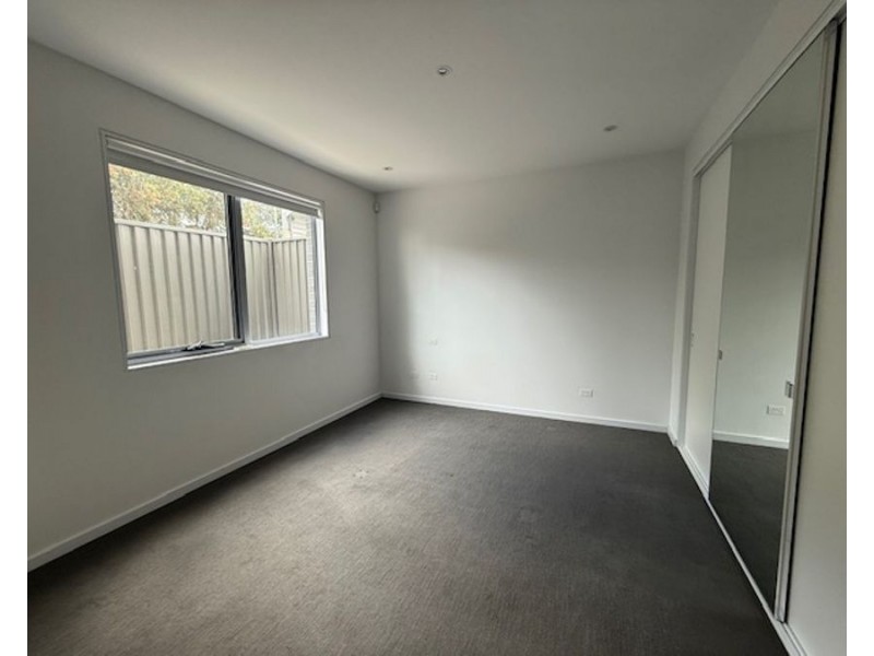 2/9 Clarence Street, Brunswick East VIC 3057