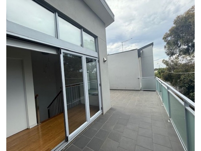 2/9 Clarence Street, Brunswick East VIC 3057