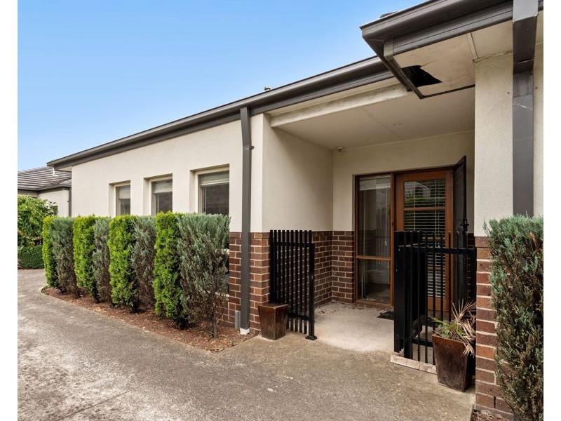 2/27 Birch Avenue, Tullamarine VIC 3043