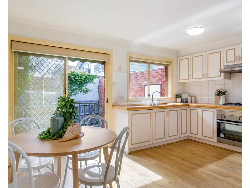 2/8 Lake Avenue, Pascoe Vale VIC 3044