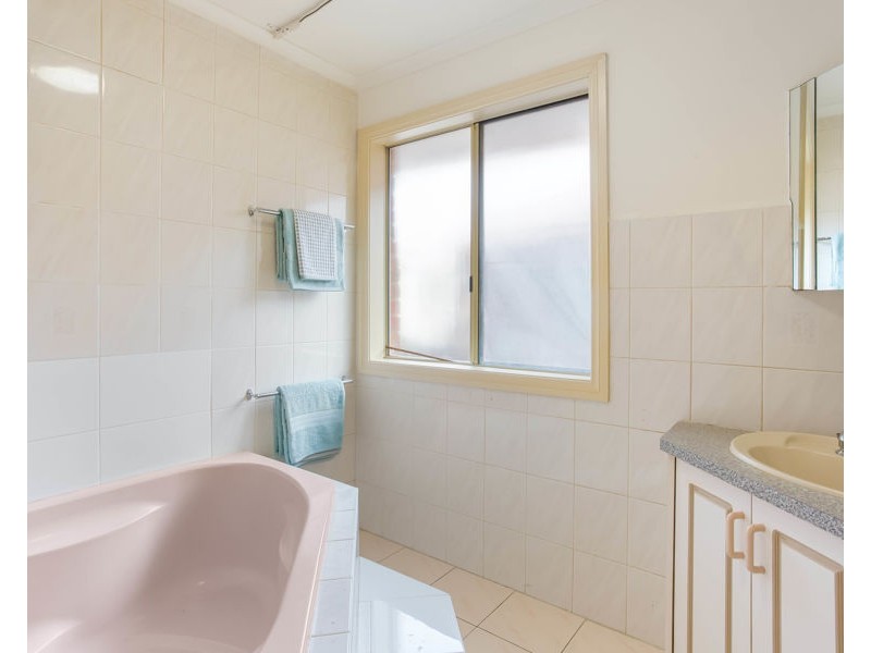 2/8 Lake Avenue, Pascoe Vale VIC 3044