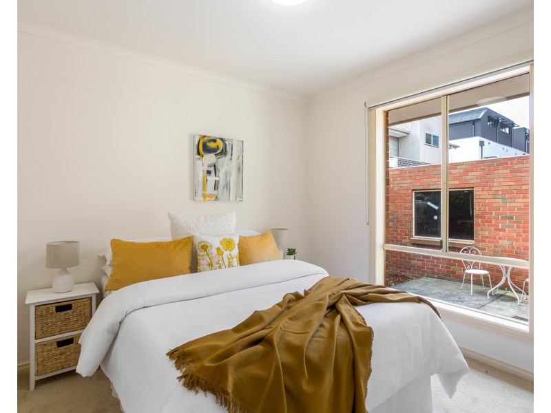 2/8 Lake Avenue, Pascoe Vale VIC 3044