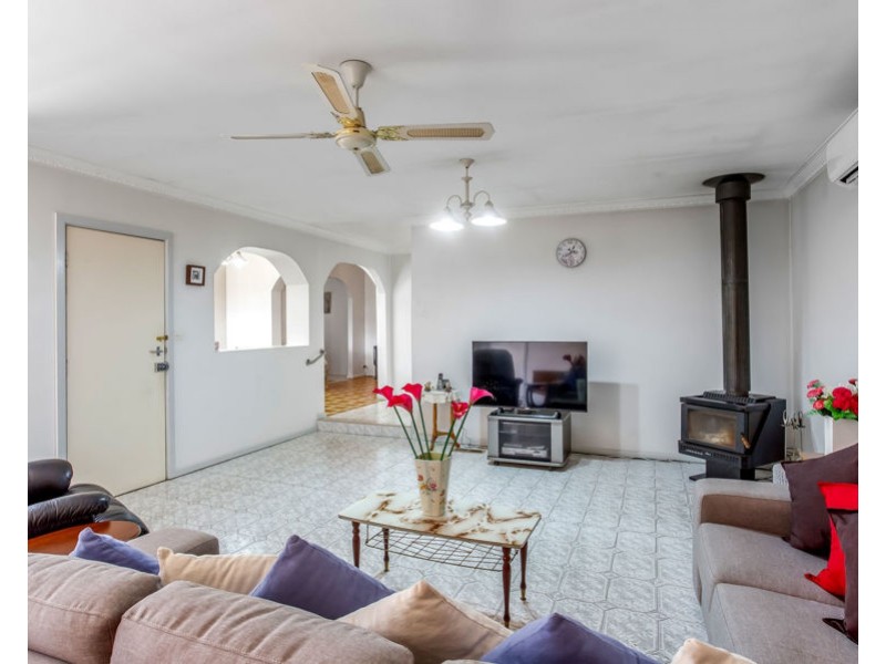 14 Corvey Road, Reservoir VIC 3073