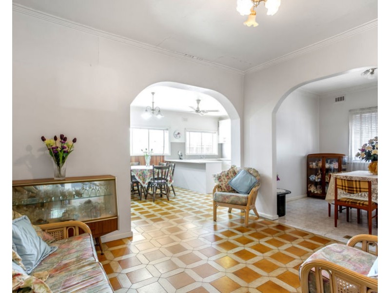 14 Corvey Road, Reservoir VIC 3073