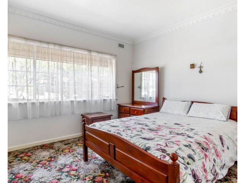 14 Corvey Road, Reservoir VIC 3073