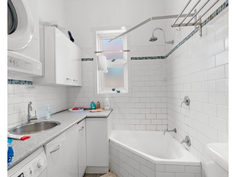 718 Sydney Road, Brunswick VIC 3056