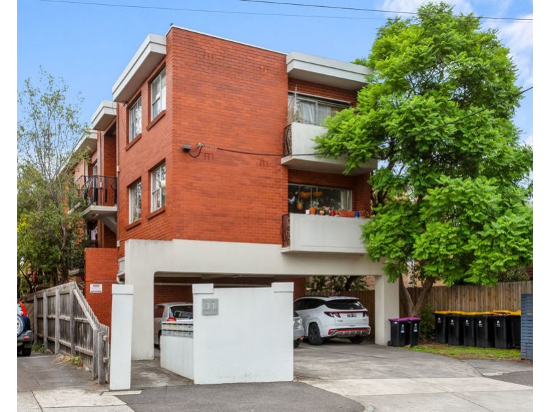2/33 Staley Street, Brunswick VIC 3056