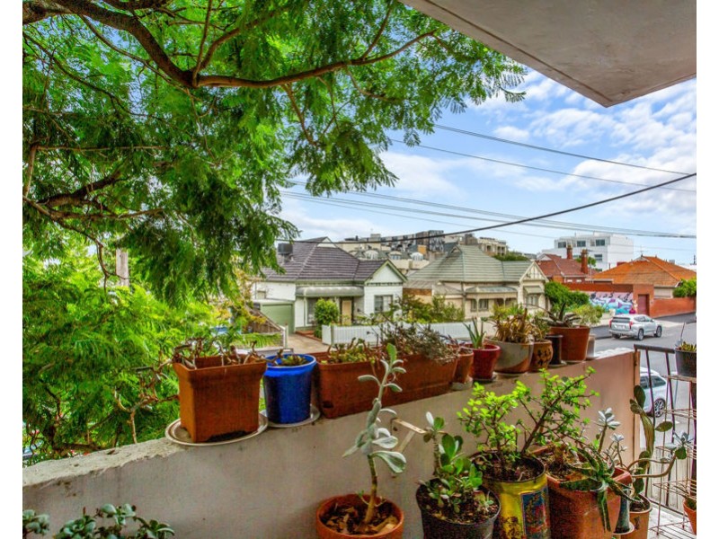 2/33 Staley Street, Brunswick VIC 3056