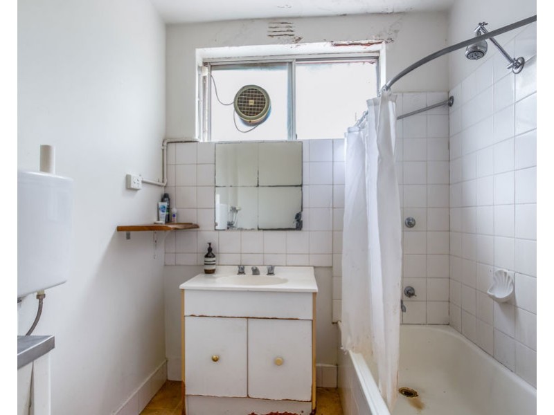 2/33 Staley Street, Brunswick VIC 3056