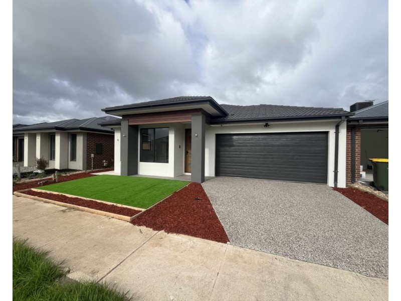 24 Leeward Drive, Tarneit VIC 3029