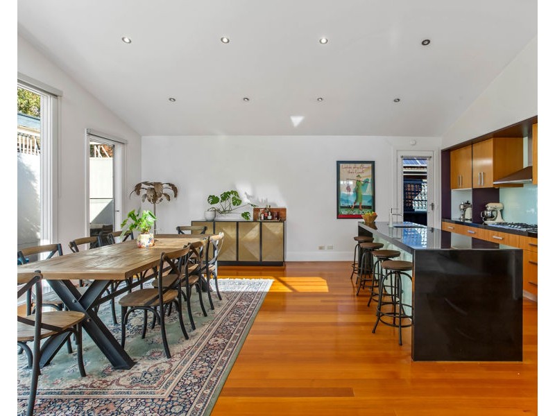 10 Melville Road, Pascoe Vale South VIC 3044