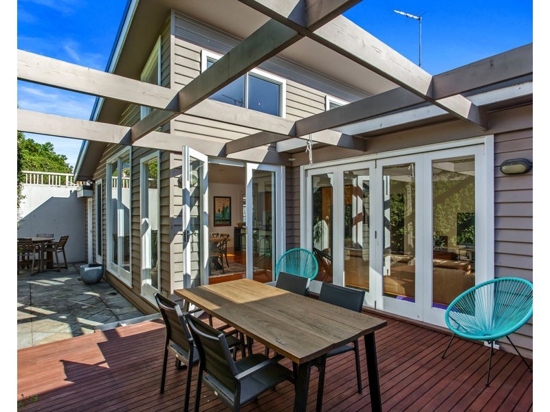 10 Melville Road, Pascoe Vale South VIC 3044