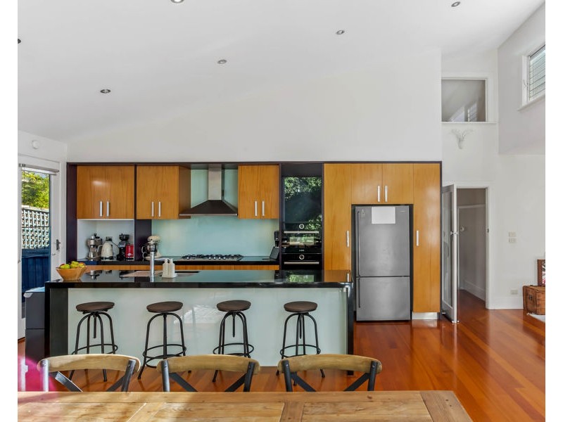 10 Melville Road, Pascoe Vale South VIC 3044