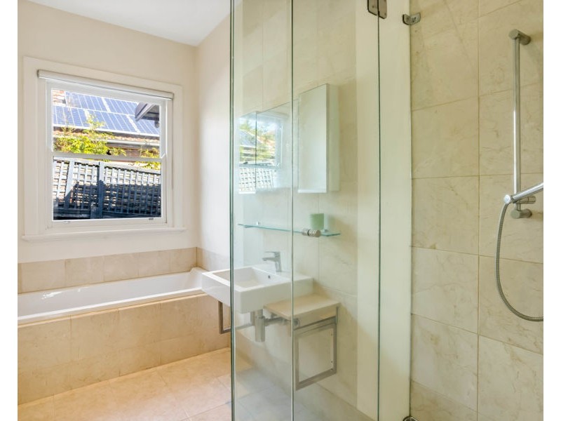 10 Melville Road, Pascoe Vale South VIC 3044